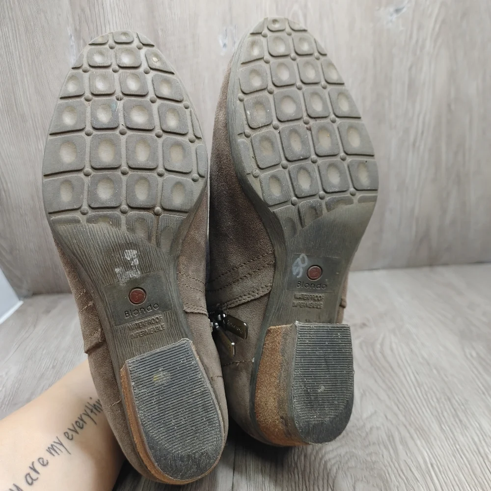 Blondo Valli Bootie Waterproof Suede Ankle  Boot Side‎ Zip Dark Taupe 7.5 Casual - Picture 12 of 13